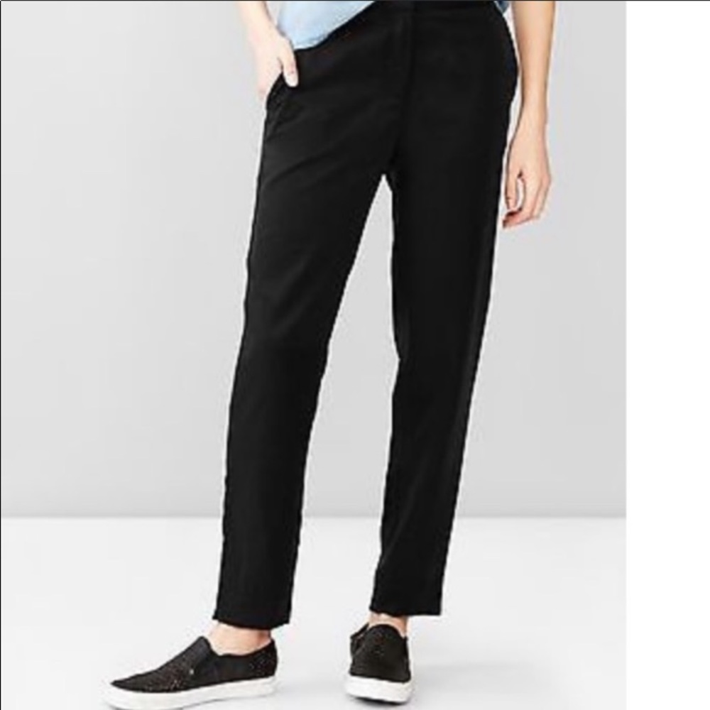 Like New Gap Refined Track Pants in Tencel Black